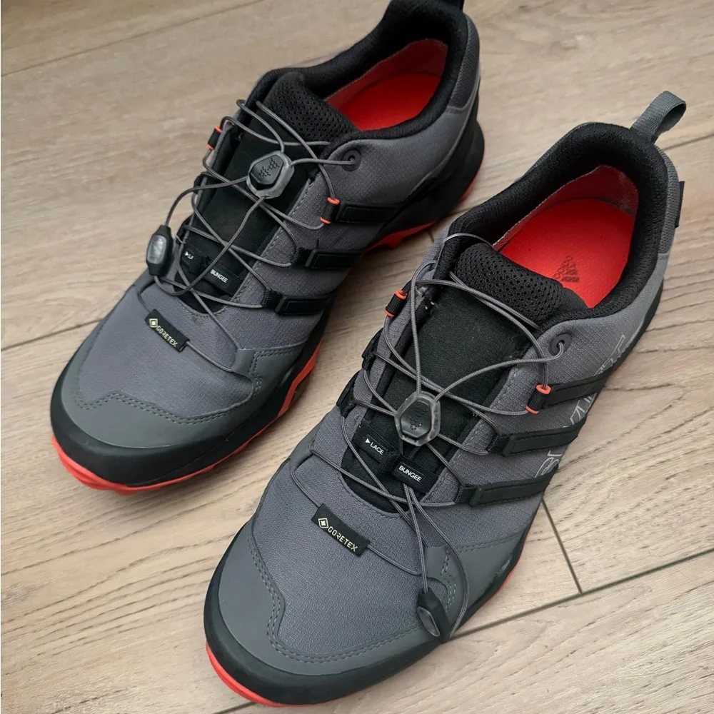 Men’s sneakers 4 pairs